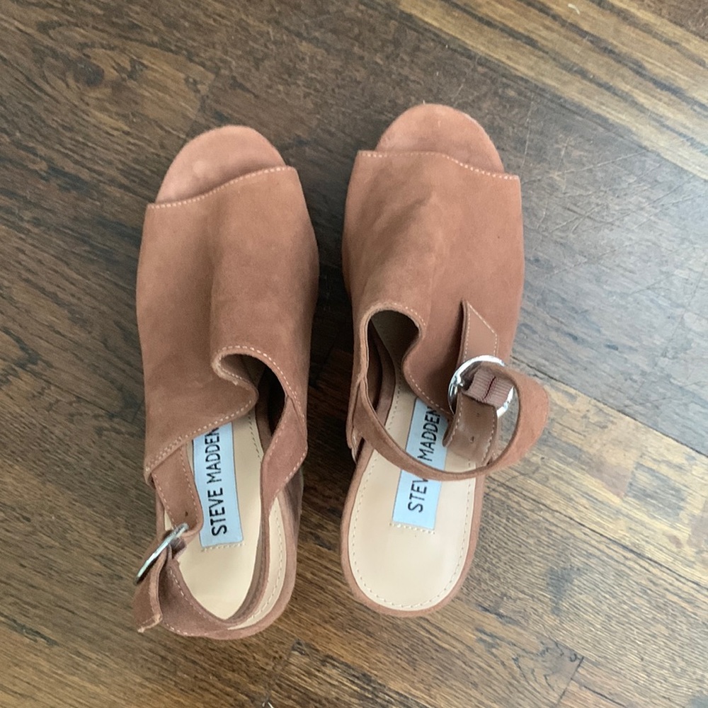 Steve Madden brown heels, size 5,